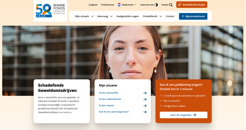 The Schadefonds Geweldsmisdrijven homepage on desktop, with the three entry points and the button to the one-minute questionnaire