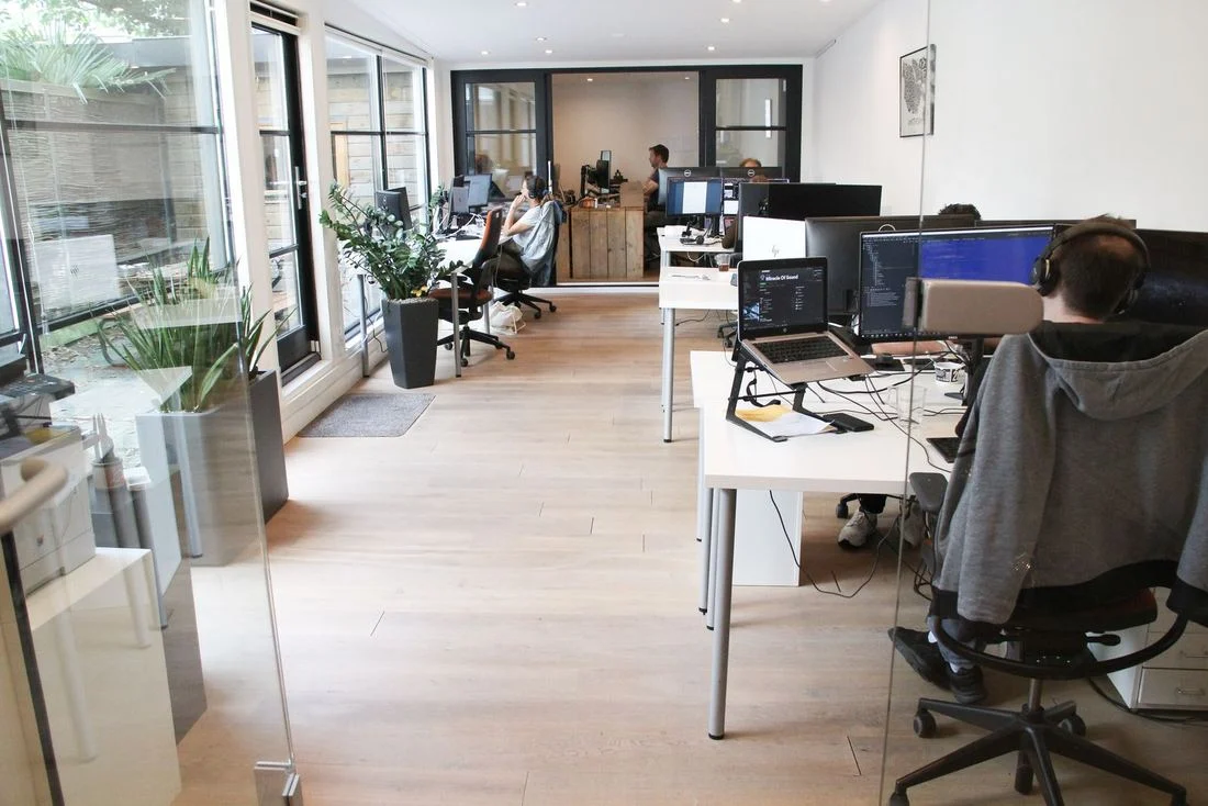 The eenvoud team at work in the office in Amsterdam